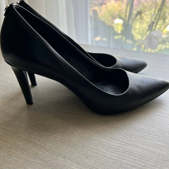 7.5 black Michael Kors heels - Picture 5 of 6